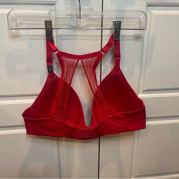 Victoria Secret Bra NEW Color Red Size 36DD Wireless - Picture 3 of 10